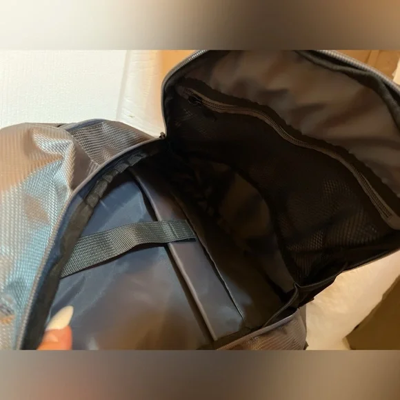 Basecamp gray nylon backpack Apple logo laptop work travel pockets school - Picture 10 of 16